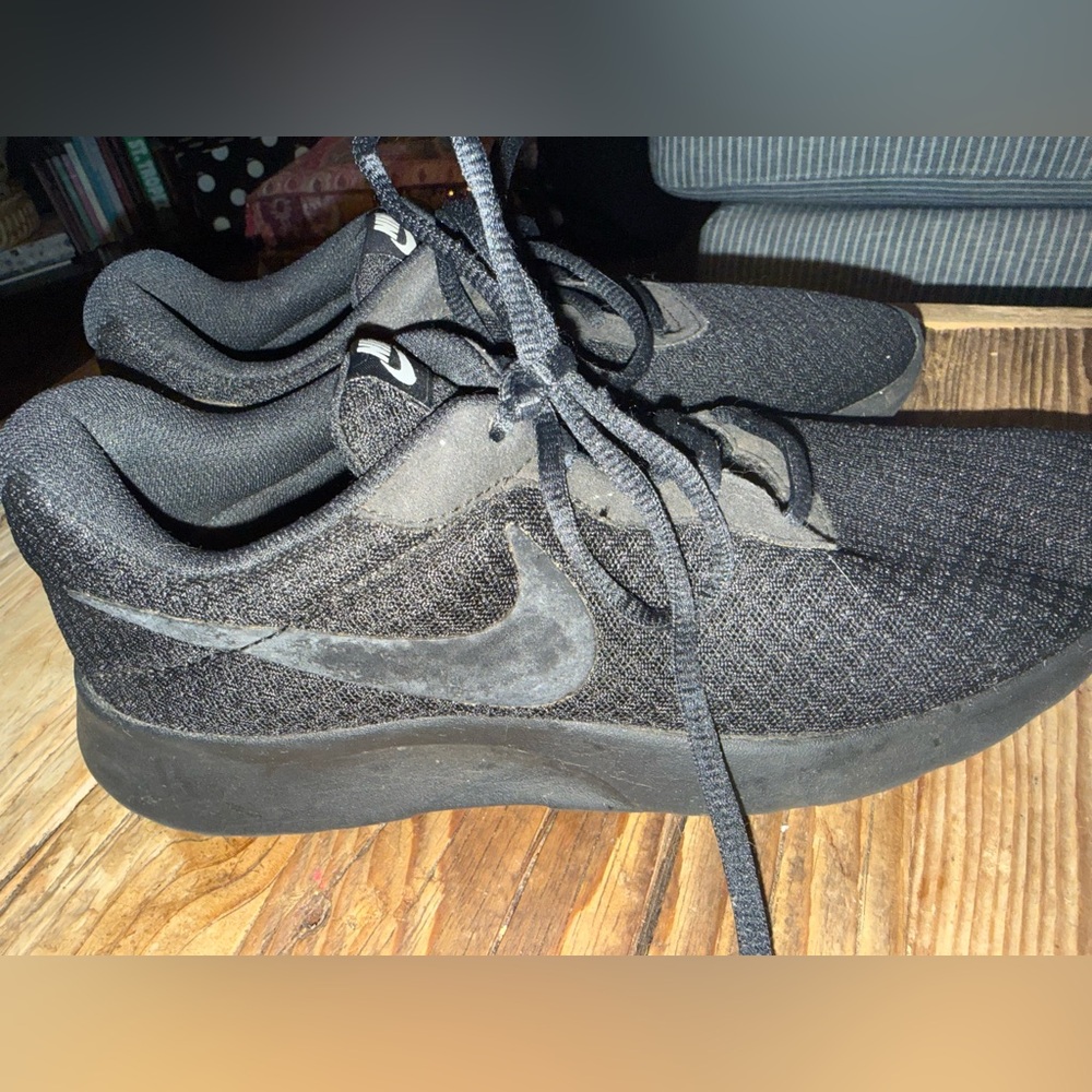 Nike Women’s Triple Black Sneakers